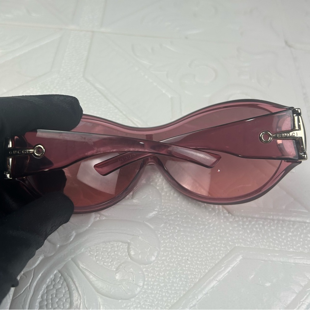 Gucci Women’s Oversized Pink Shield Sunglasses - Picture 9 of 9